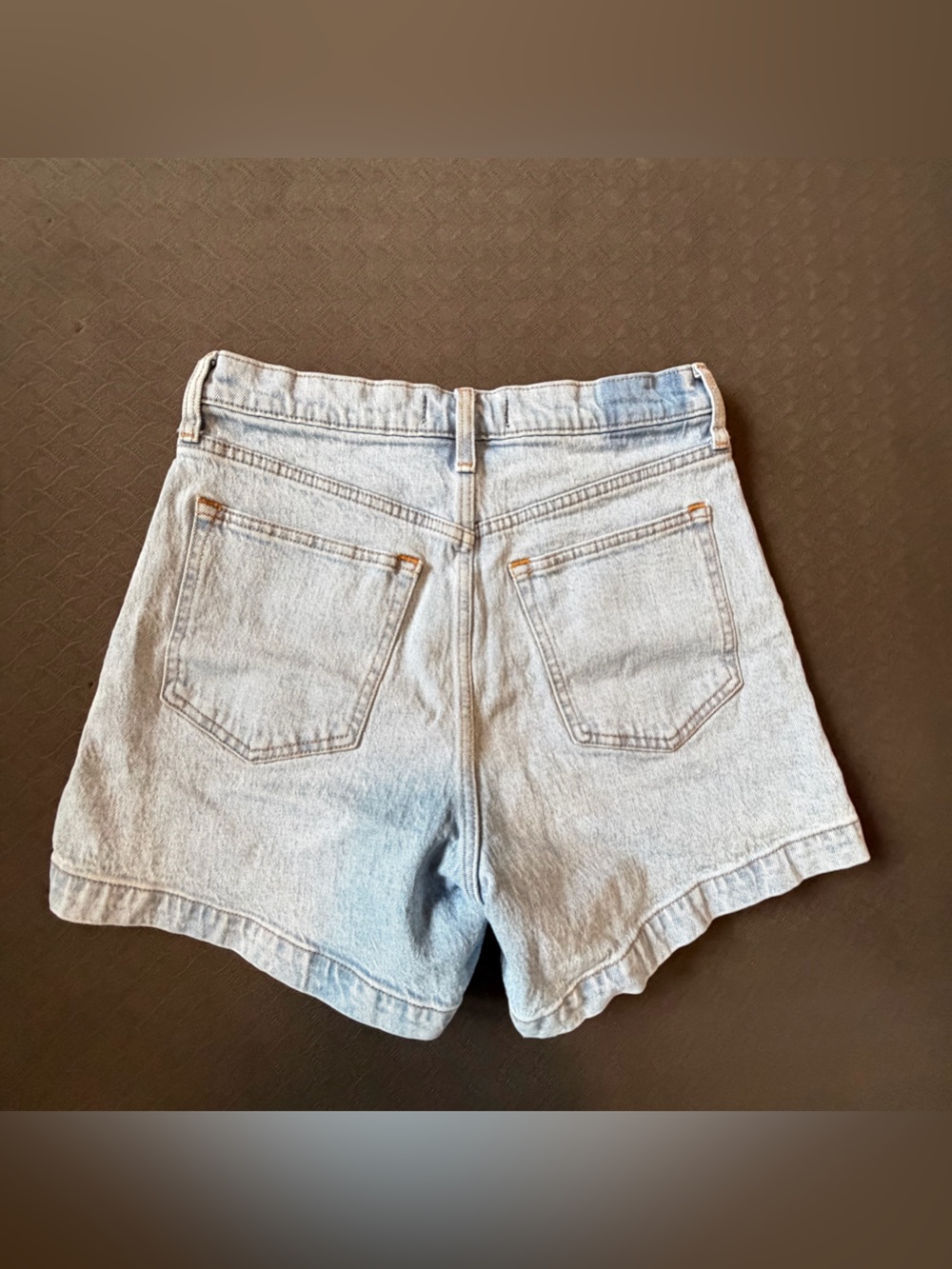 Abercrombie & Fitch Light Blue Denim Dad High-Rise Shorts - Picture 2 of 3